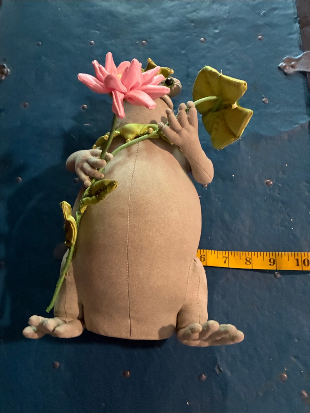 Frog Prince Reptile Stuffed Decor in Green with Pink Lily - Picture 11 of 14